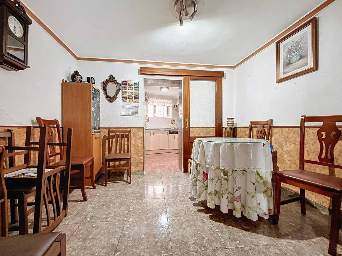 Semi-Vrijstaande Villa in Benamargosa-14