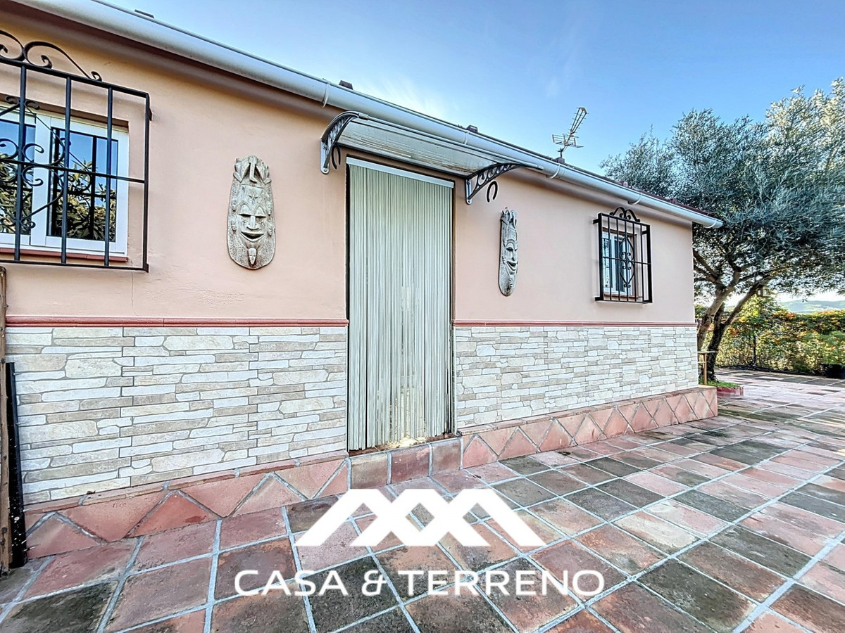 Semi-Vrijstaande Villa in Benamargosa-1