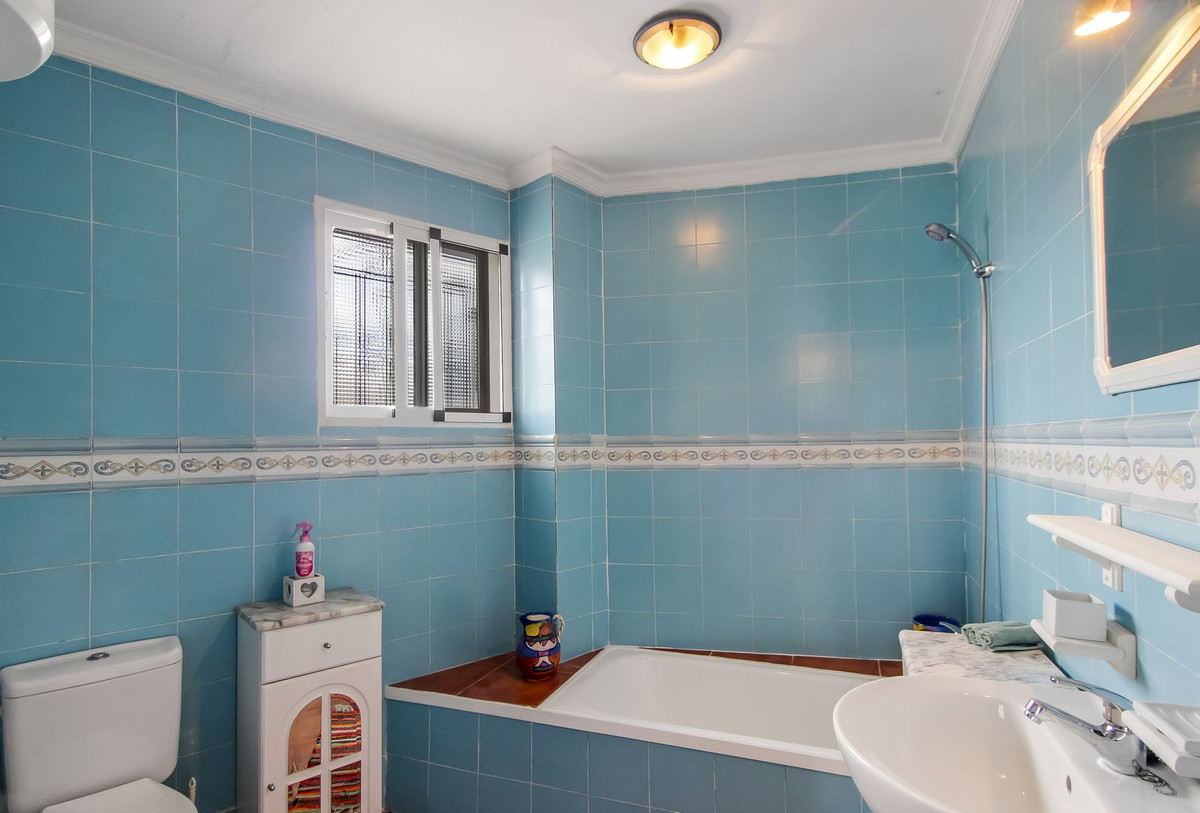 Geschakelde Woning in Benamargosa-11