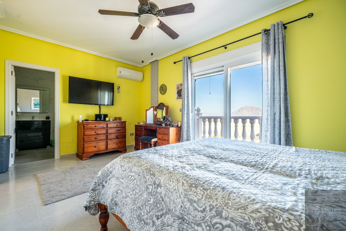 Huis te koop in Benejuzar | 4 slaapkamers H4869937