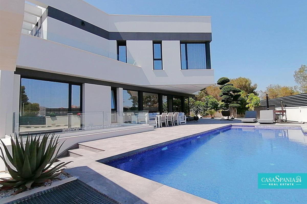 Huis te koop in Benidorm | 4 slaapkamers H5366089