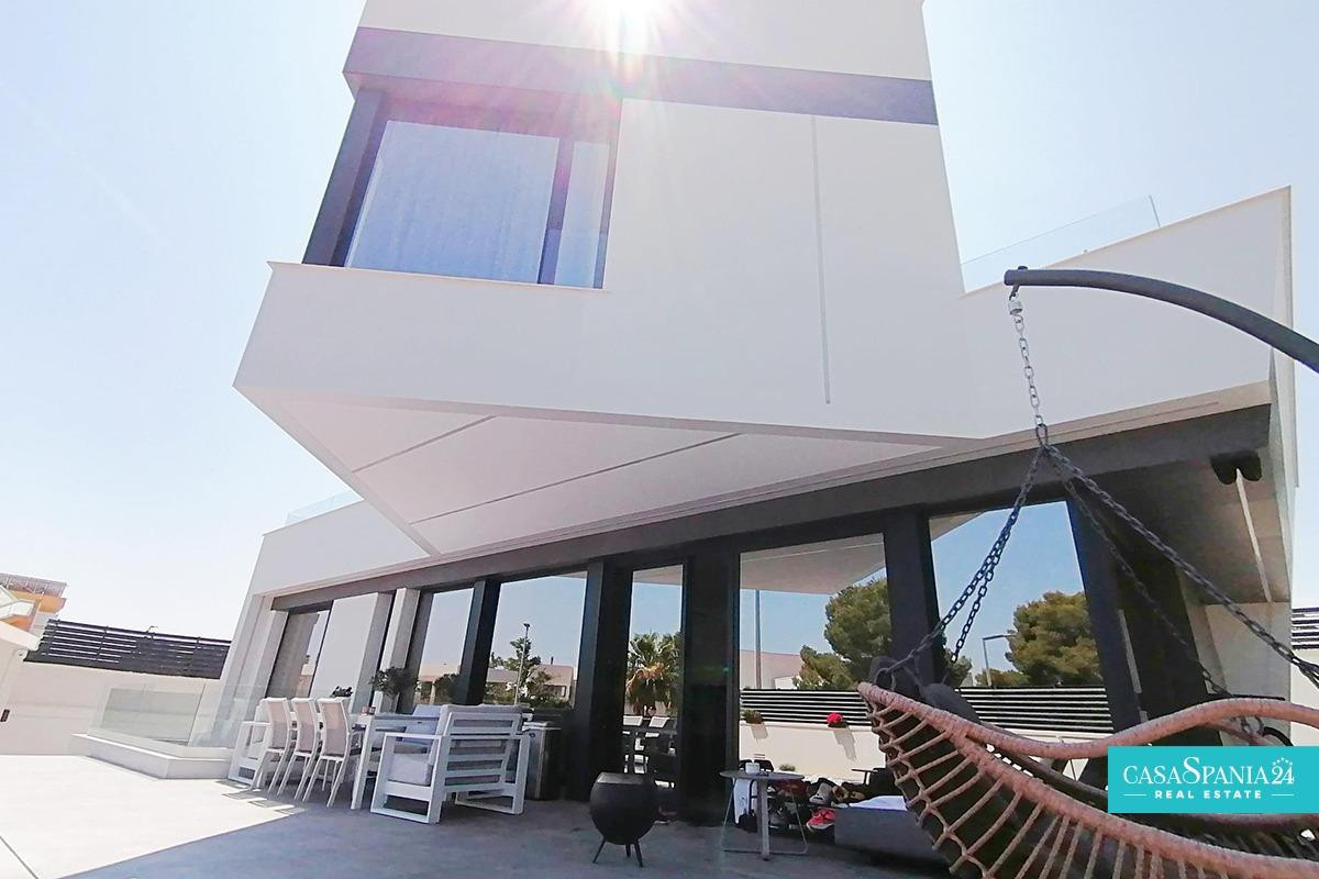 Huis te koop in Benidorm | 4 slaapkamers H5366089