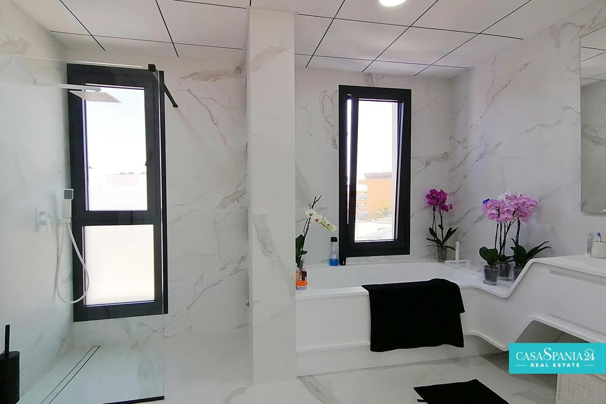 Huis te koop in Benidorm | 4 slaapkamers H5366089