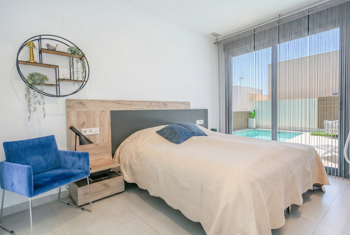 Huis te koop in Benijofar | 4 slaapkamers H5400940