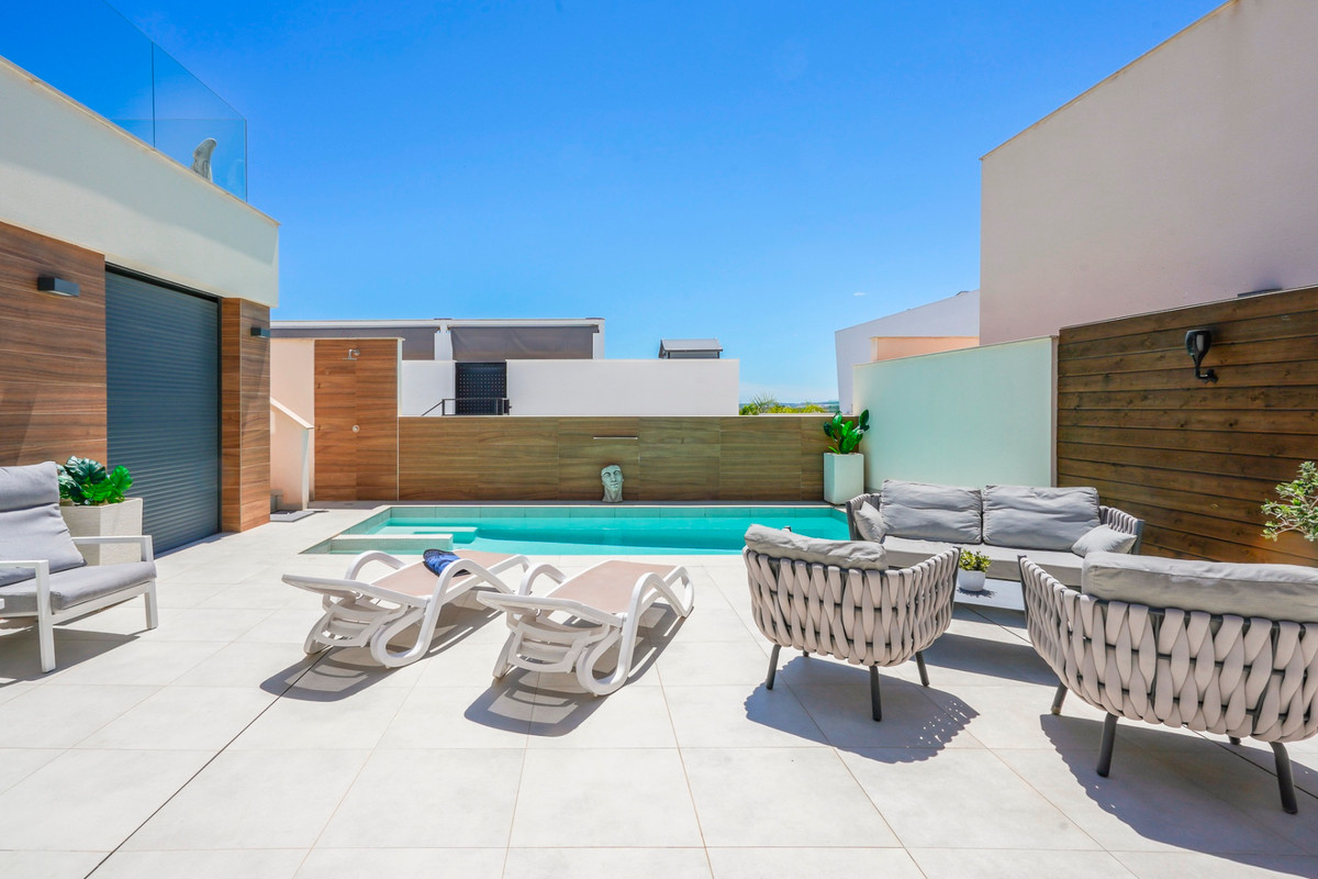 Huis te koop in Benijofar | 4 slaapkamers H5400940