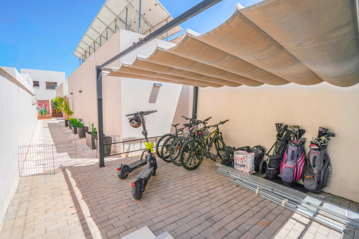 Huis te koop in Benijofar | 4 slaapkamers H5400940