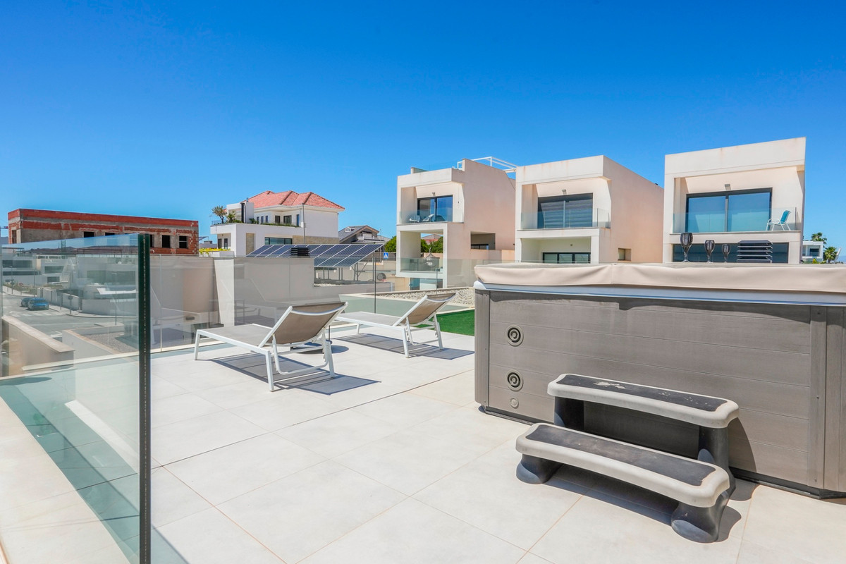 Huis te koop in Benijofar | 4 slaapkamers H5400940