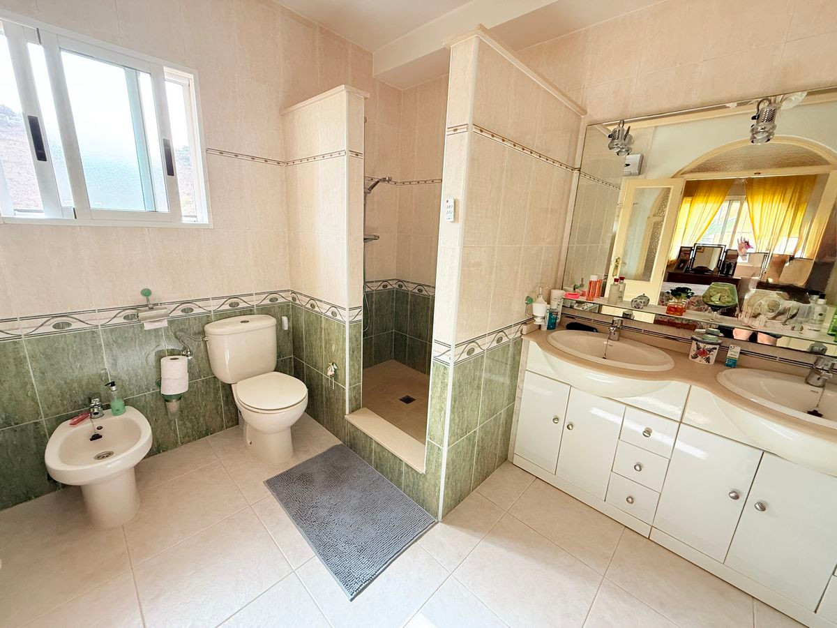 Huis te koop in Benimar | 4 slaapkamers H5211205