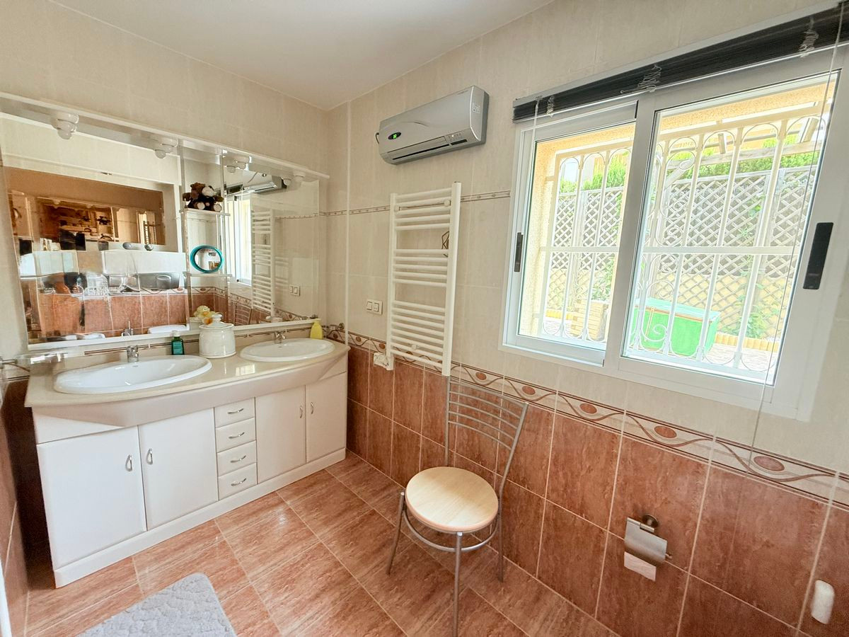 Huis te koop in Benimar | 4 slaapkamers H5211205