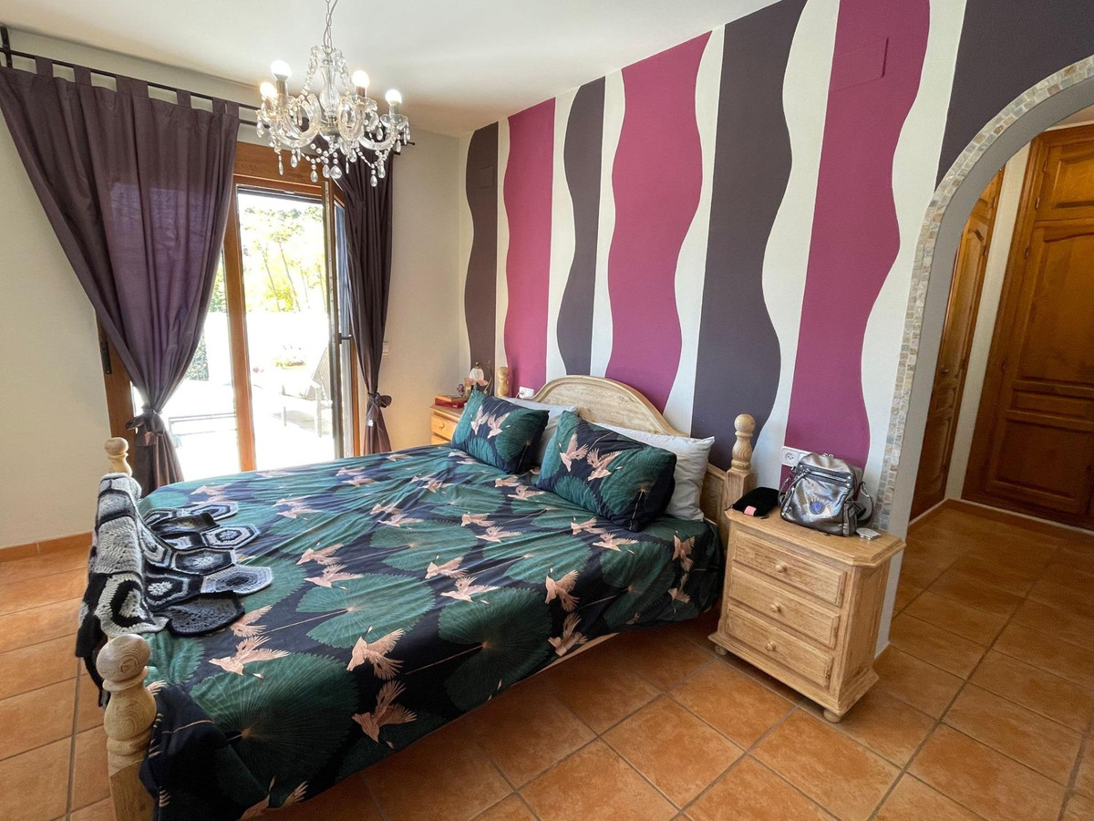 Bungalow te koop in Benissa | 8 slaapkamers H5324089