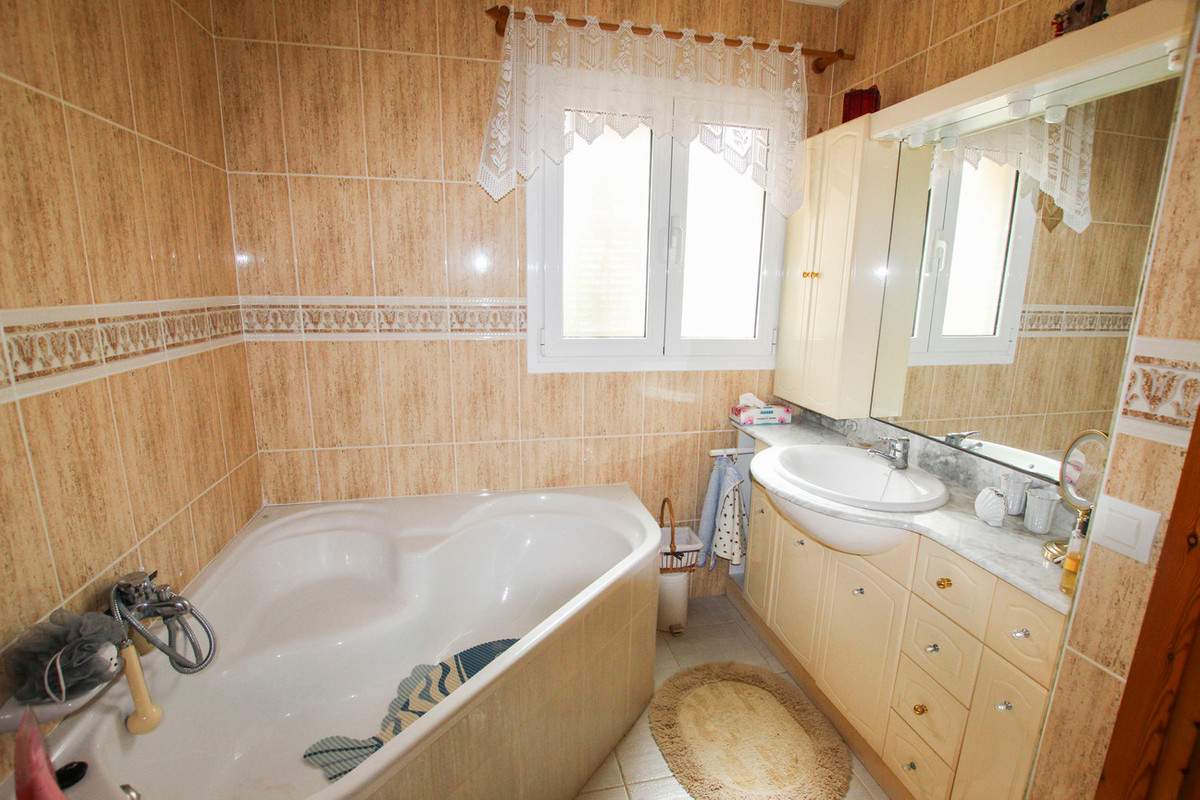 Huis te koop in Benissa Coast | 4 slaapkamers H5121112