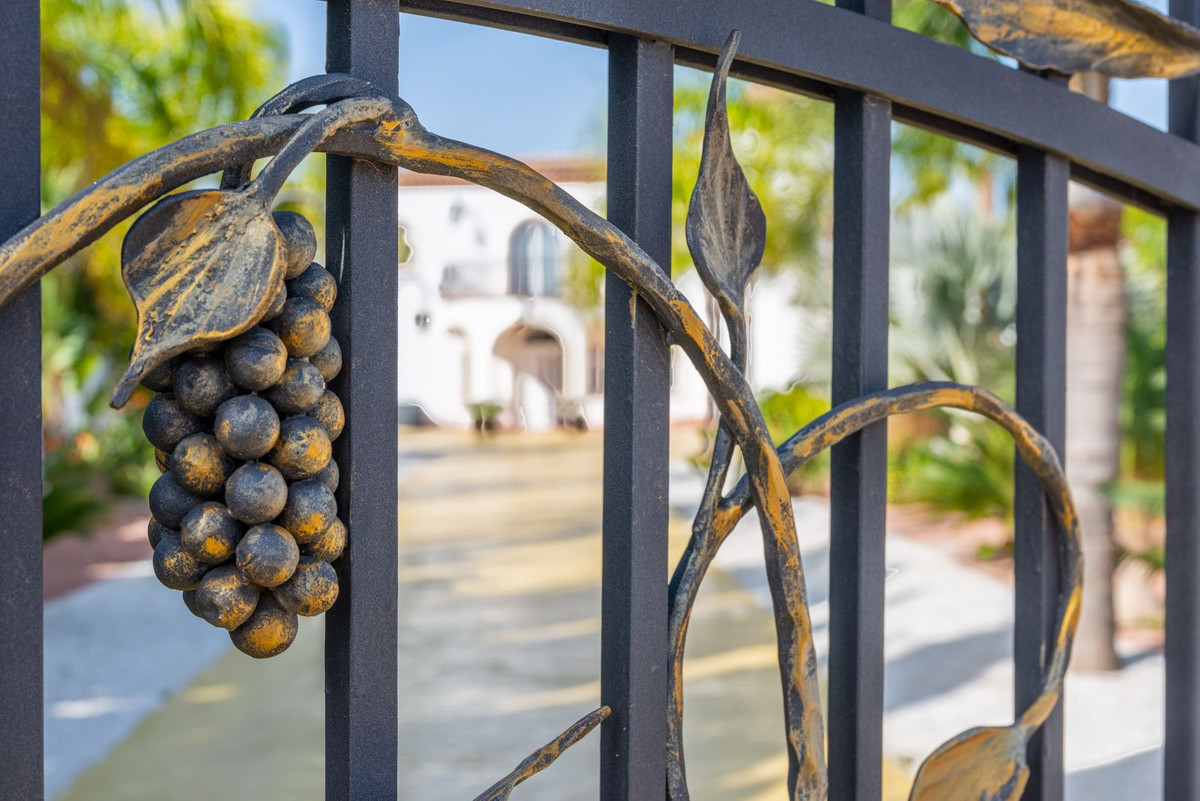 Vrijstaande Villa te koop in Busot | 6 slaapkamers H352422