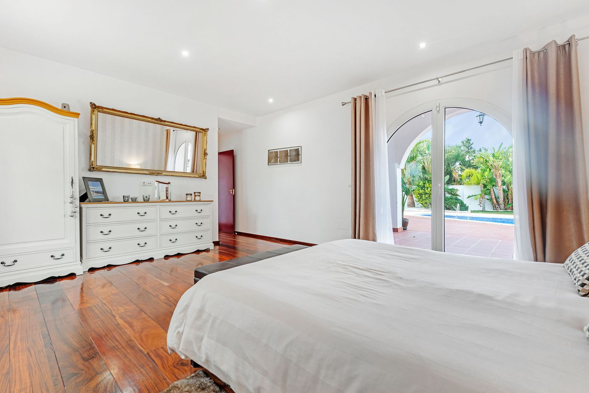 Vrijstaande Villa te koop in Busot | 6 slaapkamers H352422