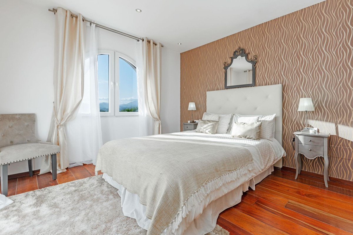 Vrijstaande Villa te koop in Busot | 6 slaapkamers H352422