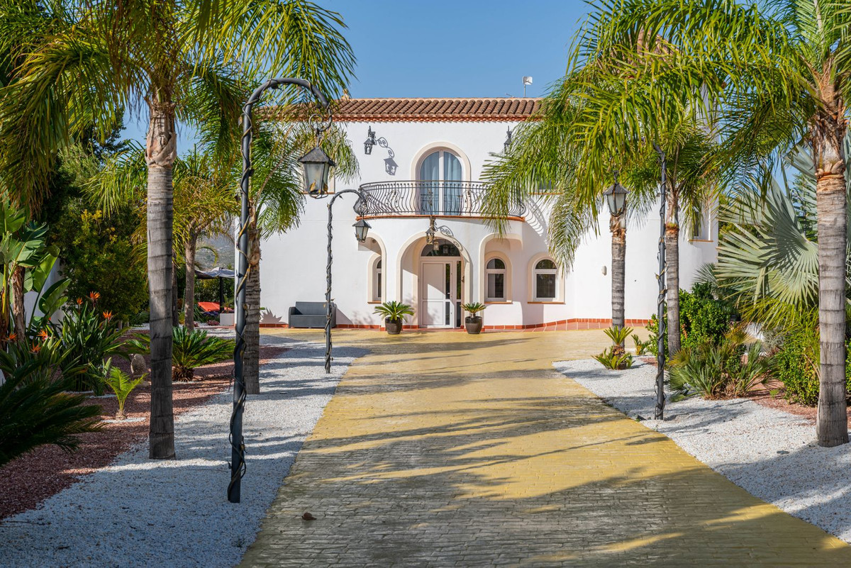 Vrijstaande Villa te koop in Busot | 6 slaapkamers H352422