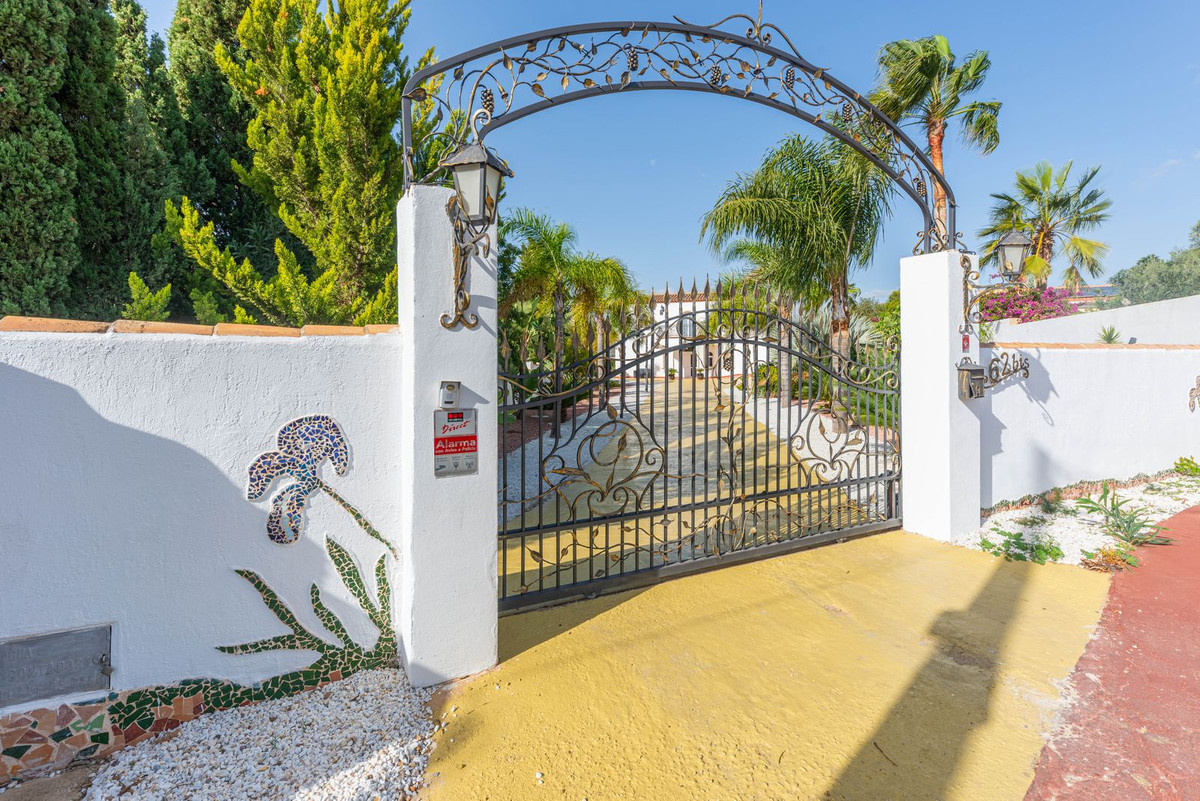 Vrijstaande Villa te koop in Busot | 6 slaapkamers H352422