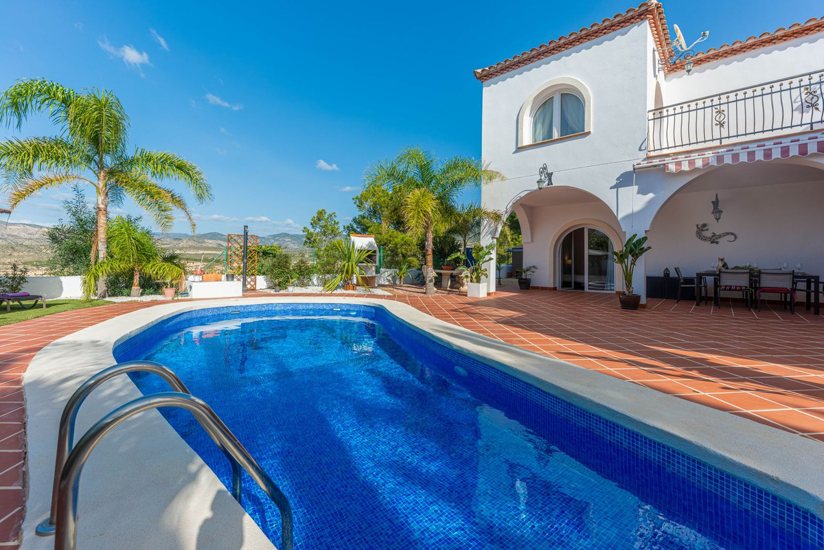 Vrijstaande Villa te koop in Busot | 6 slaapkamers H352422