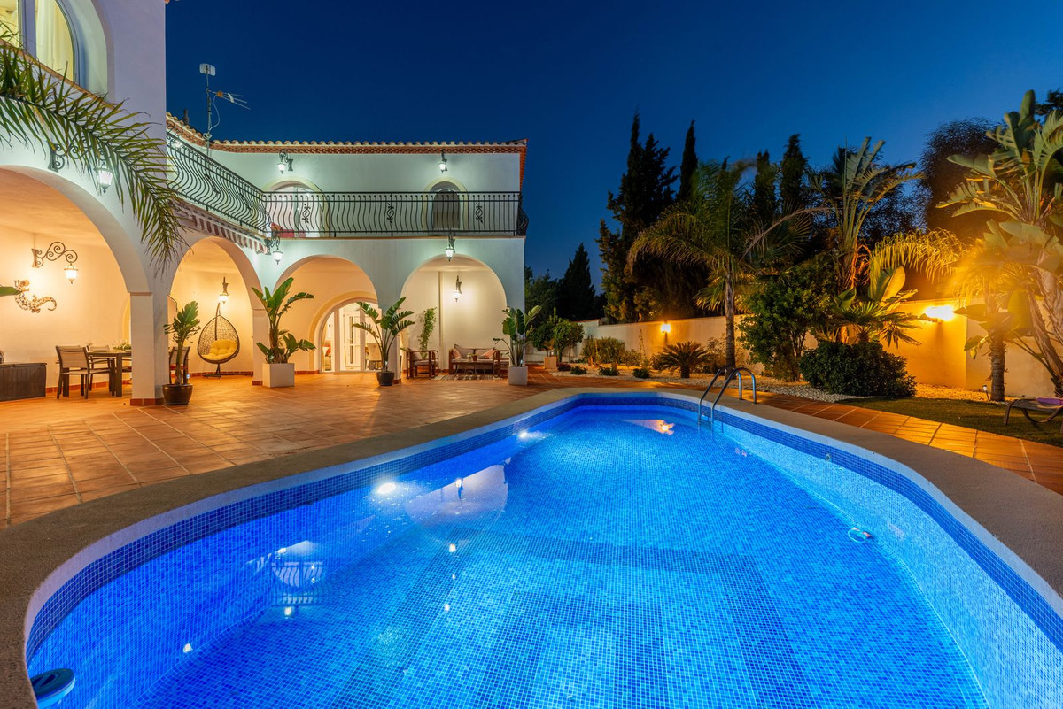 Vrijstaande Villa te koop in Busot | 6 slaapkamers H352422