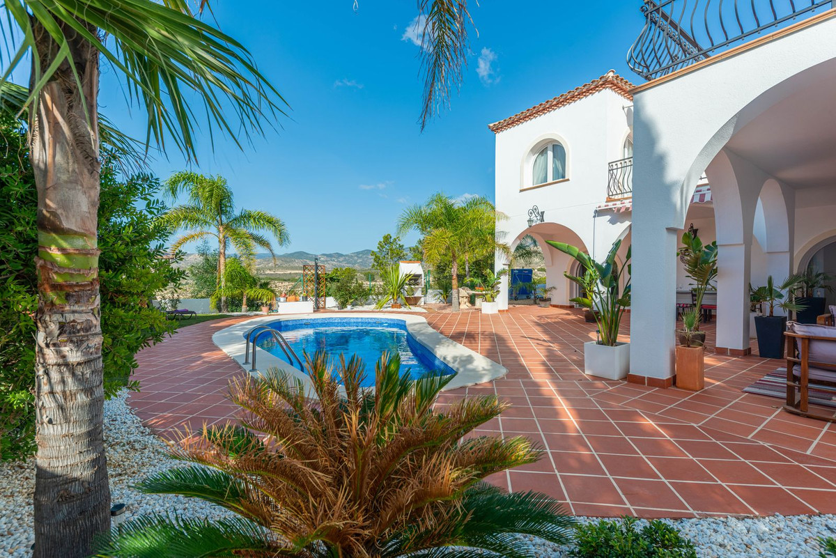 Vrijstaande Villa te koop in Busot | 6 slaapkamers H352422