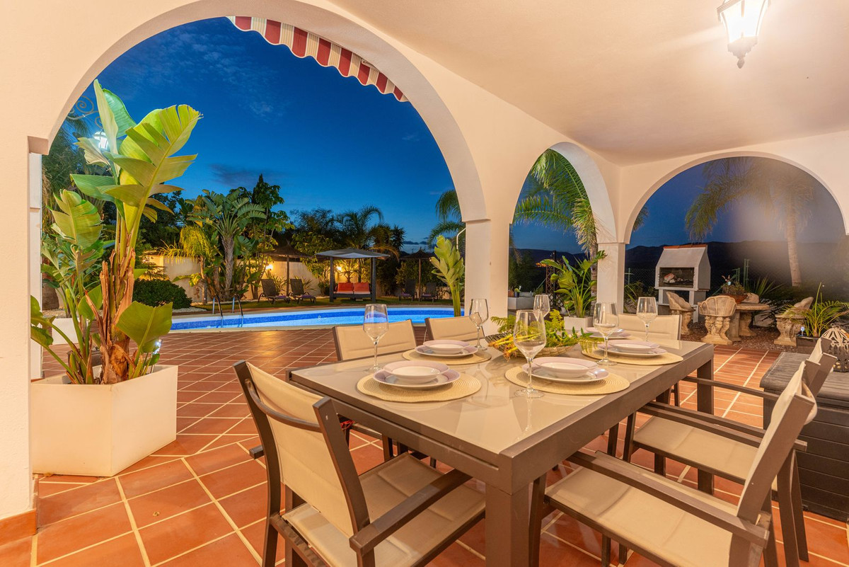 Vrijstaande Villa te koop in Busot | 6 slaapkamers H352422