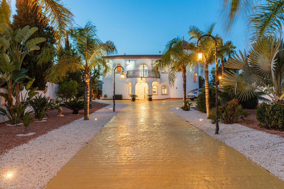 Vrijstaande Villa te koop in Busot | 6 slaapkamers H352422