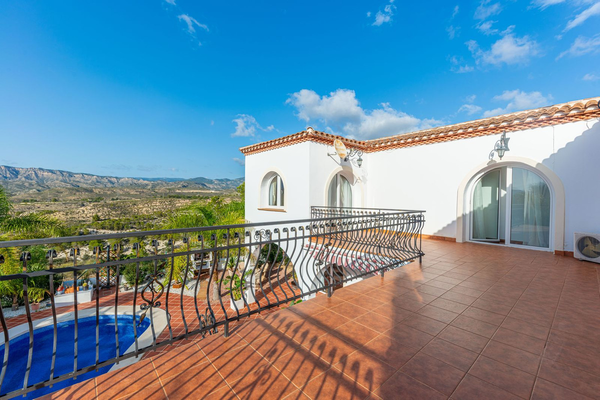 Vrijstaande Villa te koop in Busot | 6 slaapkamers H352422