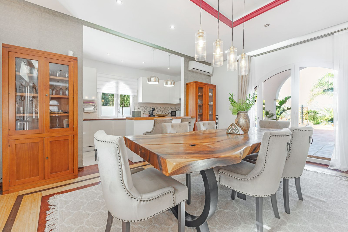 Vrijstaande Villa te koop in Busot | 6 slaapkamers H352422