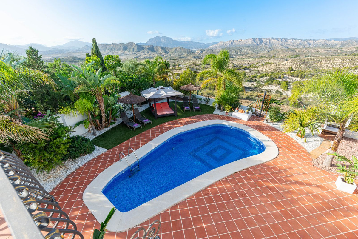 Vrijstaande Villa te koop in Busot | 6 slaapkamers H352422