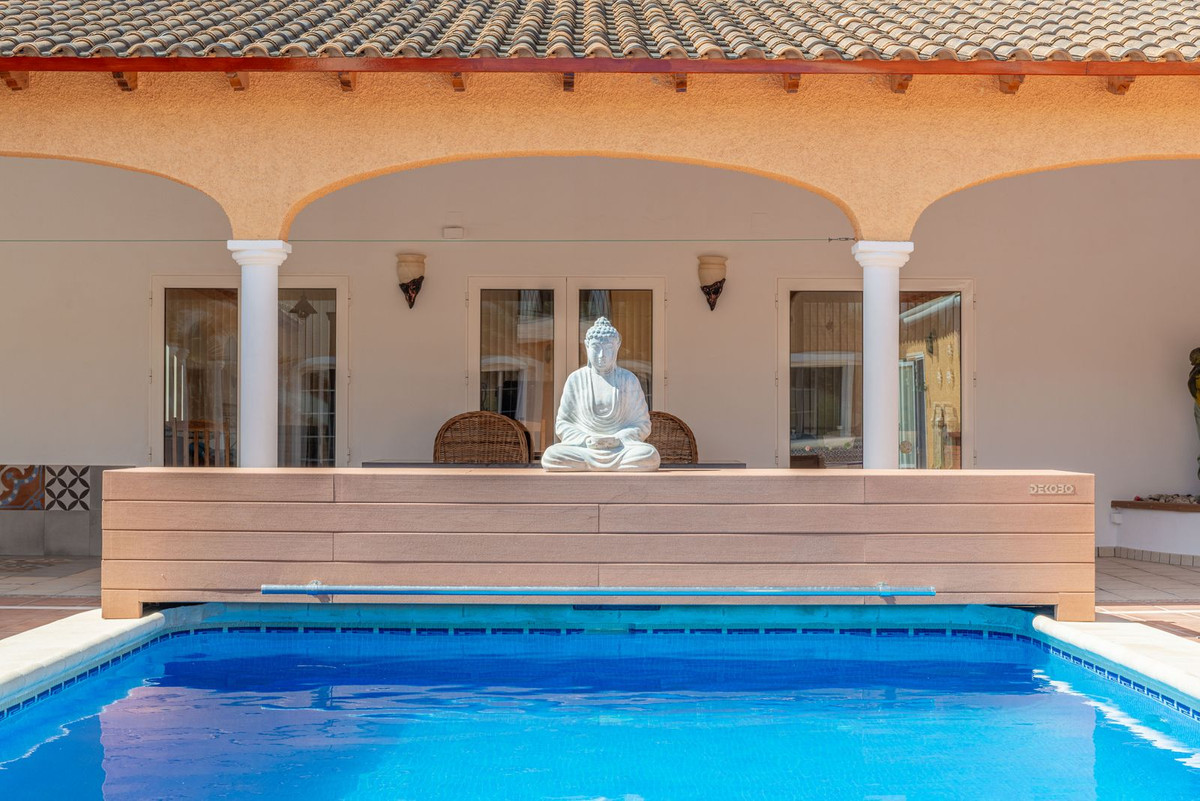 Vrijstaande Villa te koop in Busot | 5 slaapkamers H4063117