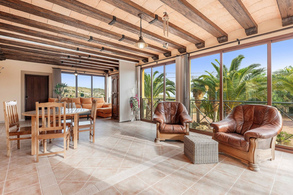 Vrijstaande Villa te koop in Busot | 5 slaapkamers H4063117