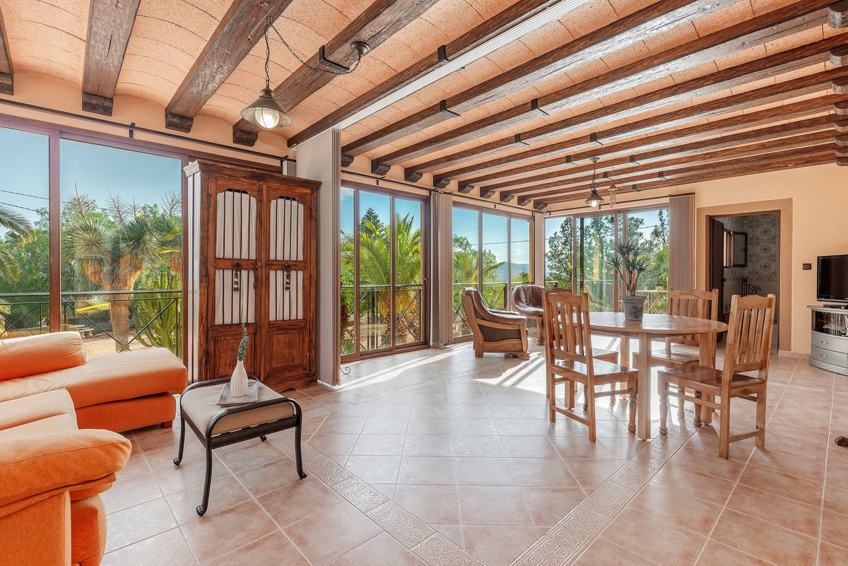 Vrijstaande Villa te koop in Busot | 5 slaapkamers H4063117