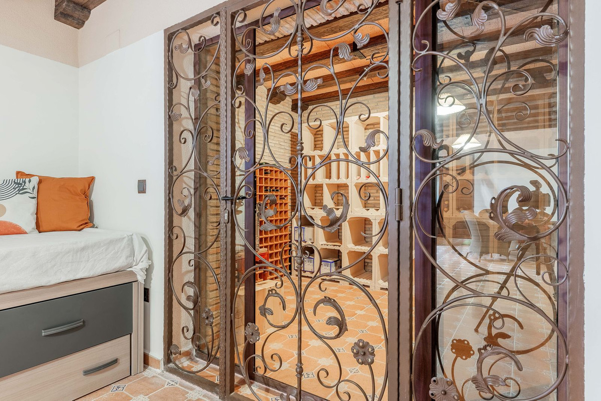 Vrijstaande Villa te koop in Busot | 5 slaapkamers H4063117