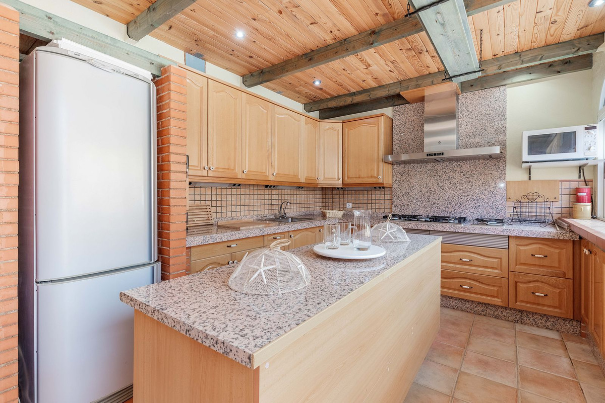 Vrijstaande Villa te koop in Busot | 5 slaapkamers H4063117