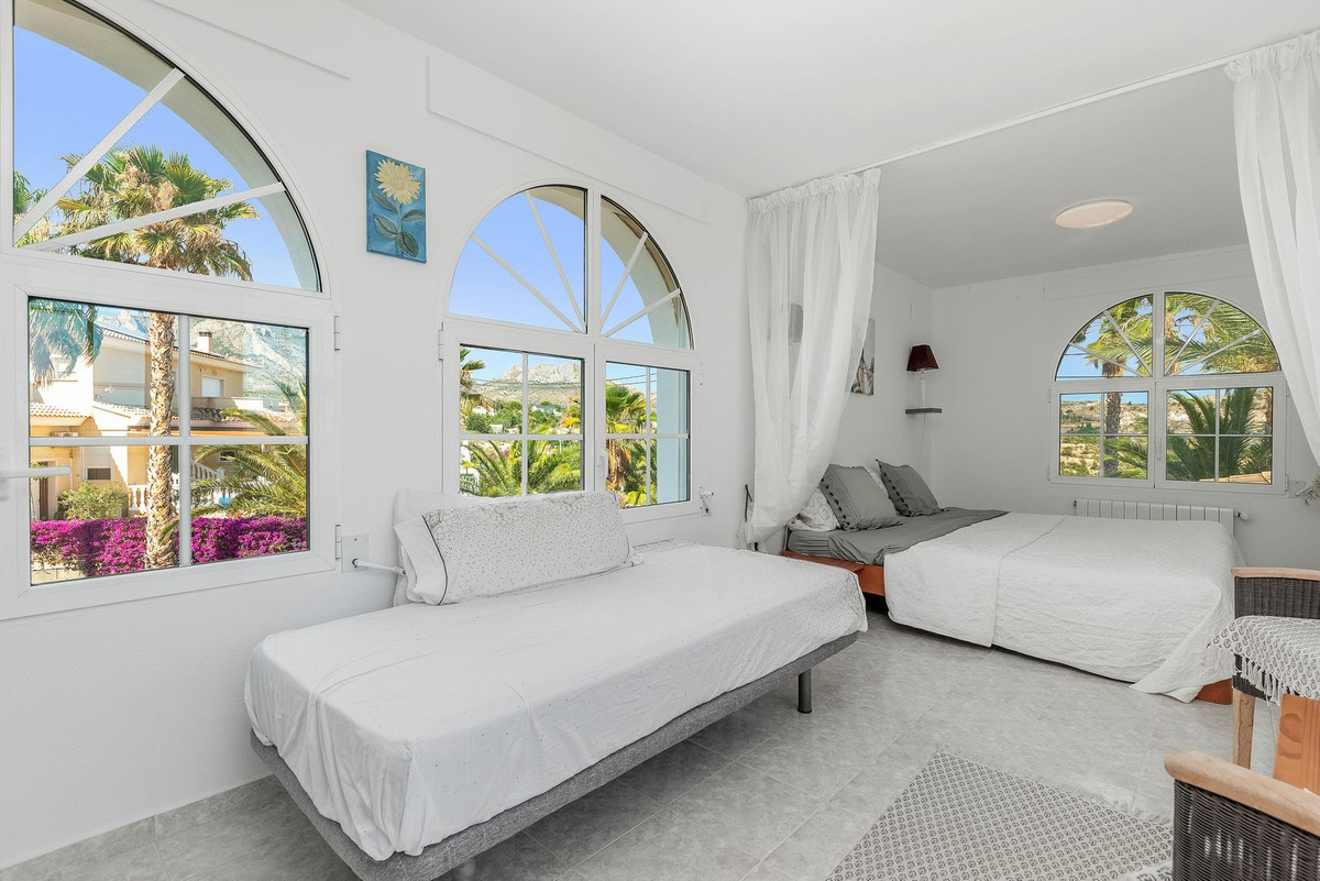 Vrijstaande Villa te koop in Busot | 5 slaapkamers H4063117