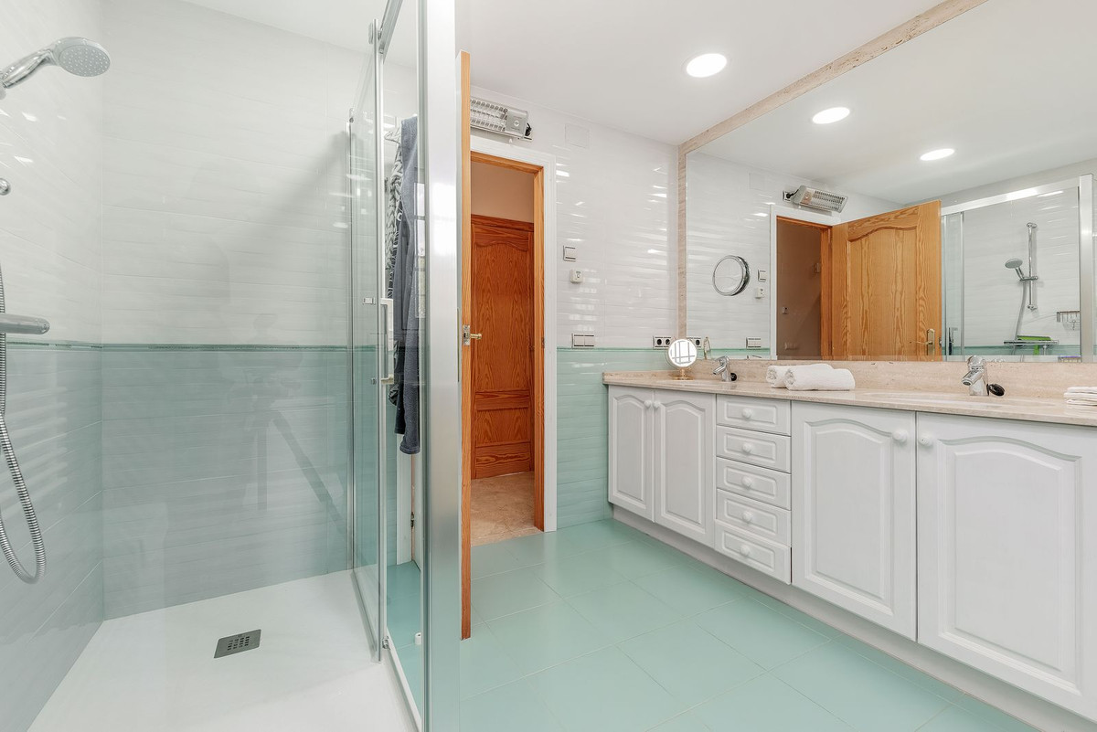 Vrijstaande Villa te koop in Busot | 5 slaapkamers H4063117