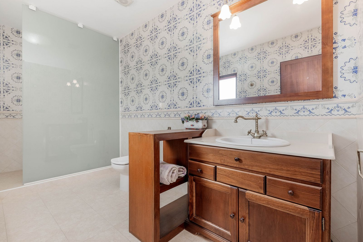 Vrijstaande Villa te koop in Busot | 5 slaapkamers H4063117