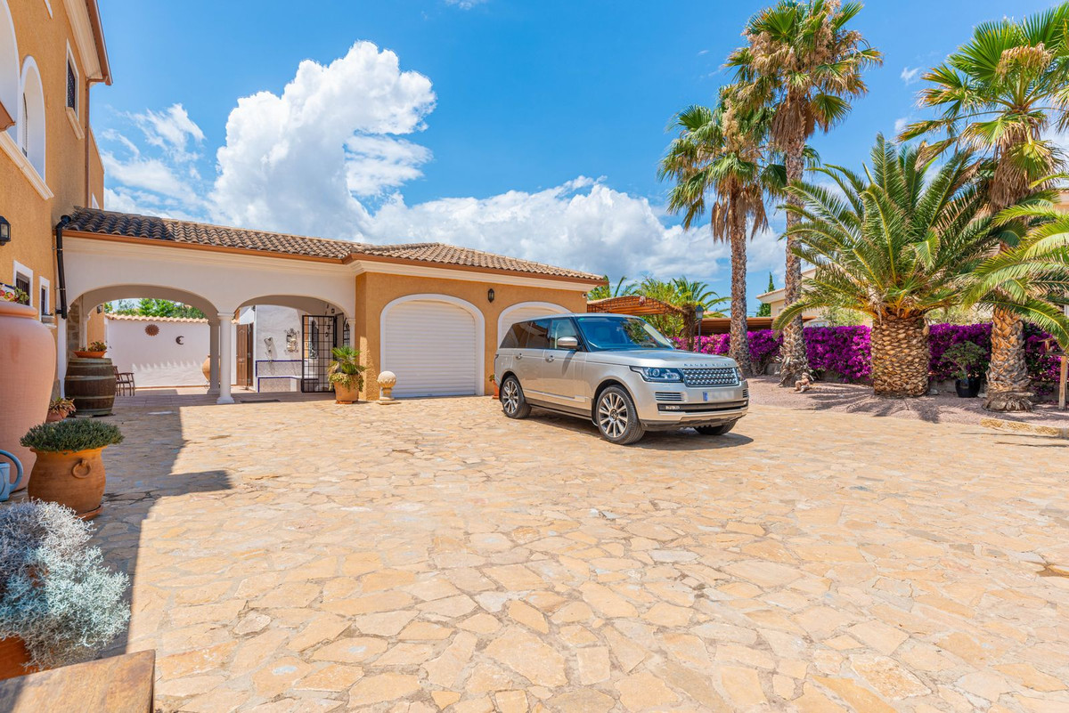 Vrijstaande Villa te koop in Busot | 5 slaapkamers H4063117