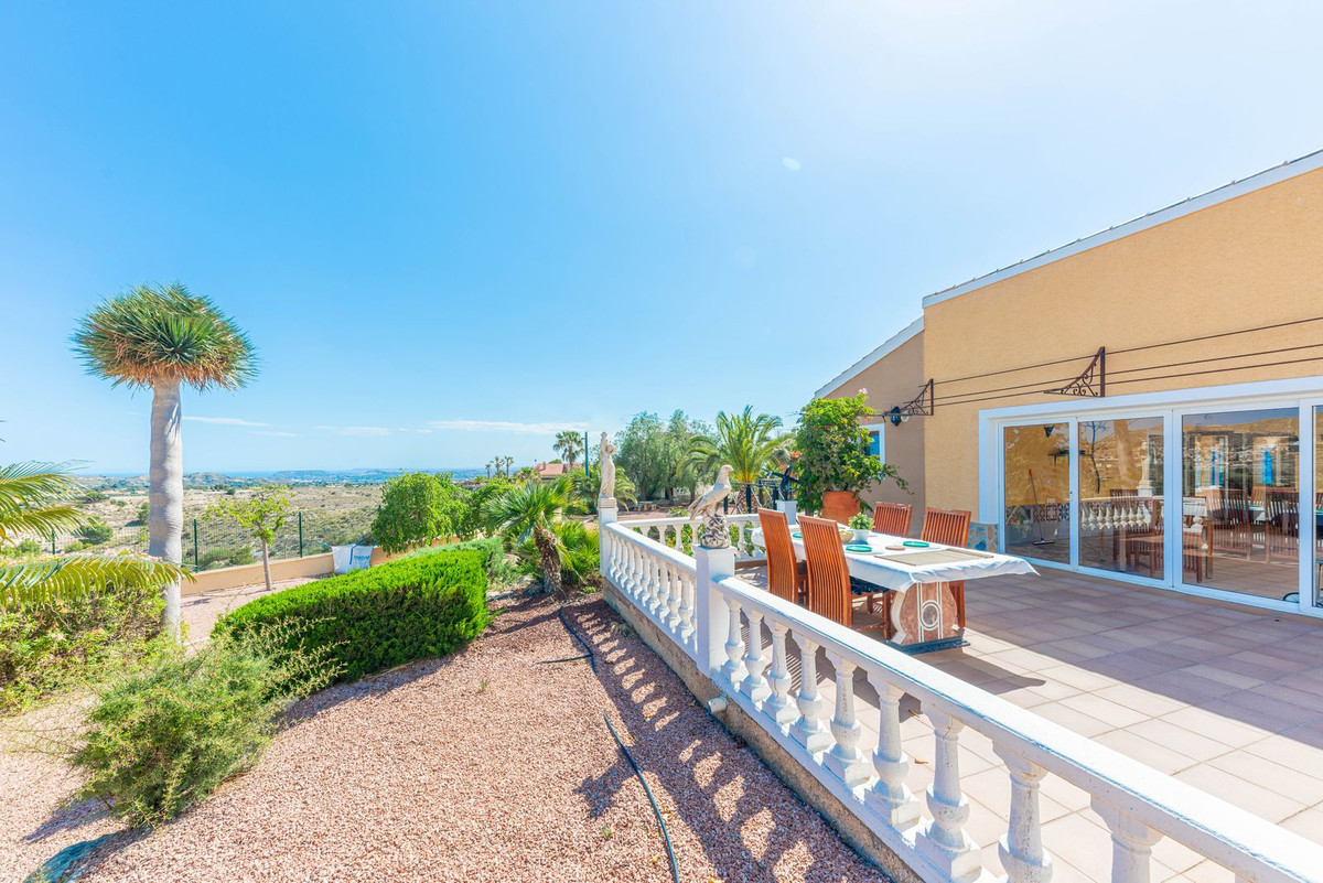 Vrijstaande Villa te koop in Busot | 5 slaapkamers H4063117