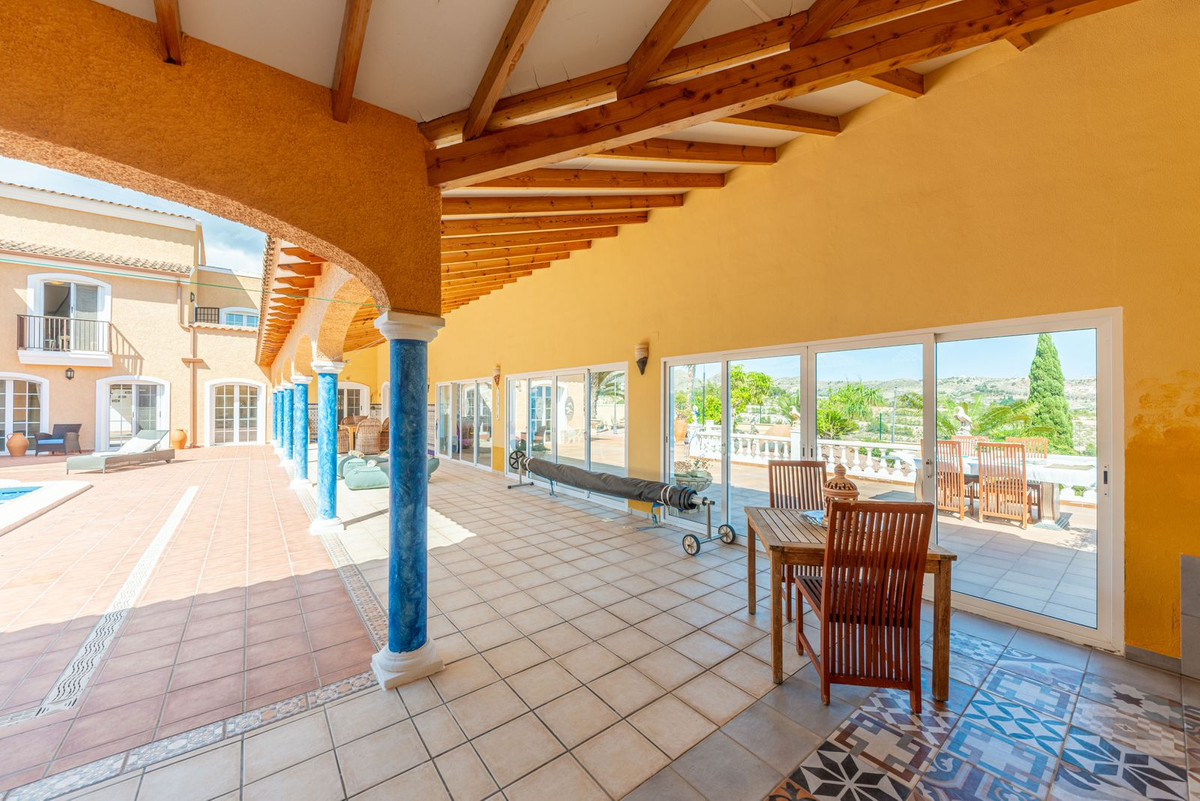 Vrijstaande Villa te koop in Busot | 5 slaapkamers H4063117