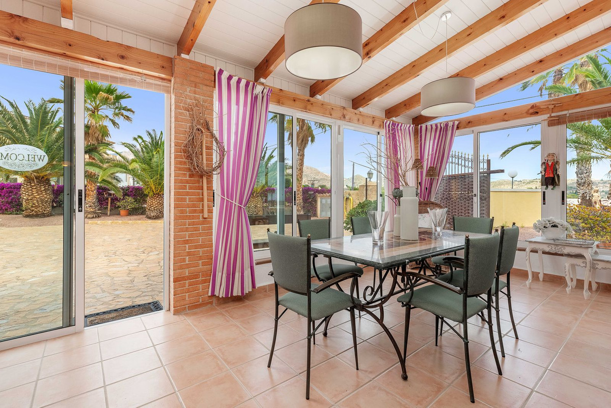 Vrijstaande Villa te koop in Busot | 5 slaapkamers H4063117