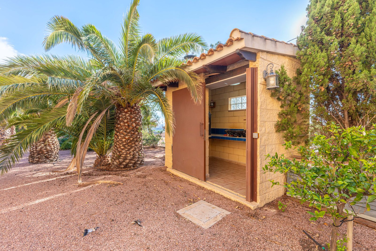 Vrijstaande Villa te koop in Busot | 5 slaapkamers H4063117