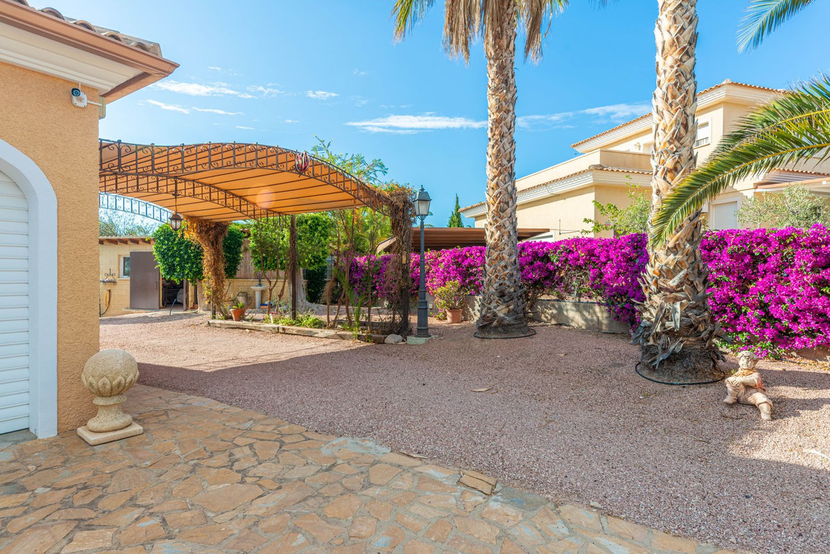 Vrijstaande Villa te koop in Busot | 5 slaapkamers H4063117