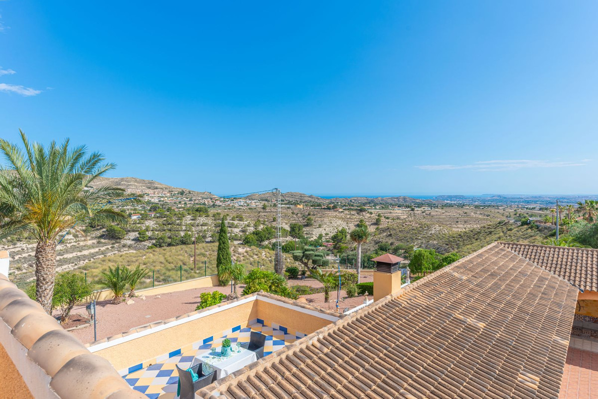 Vrijstaande Villa te koop in Busot | 5 slaapkamers H4063117