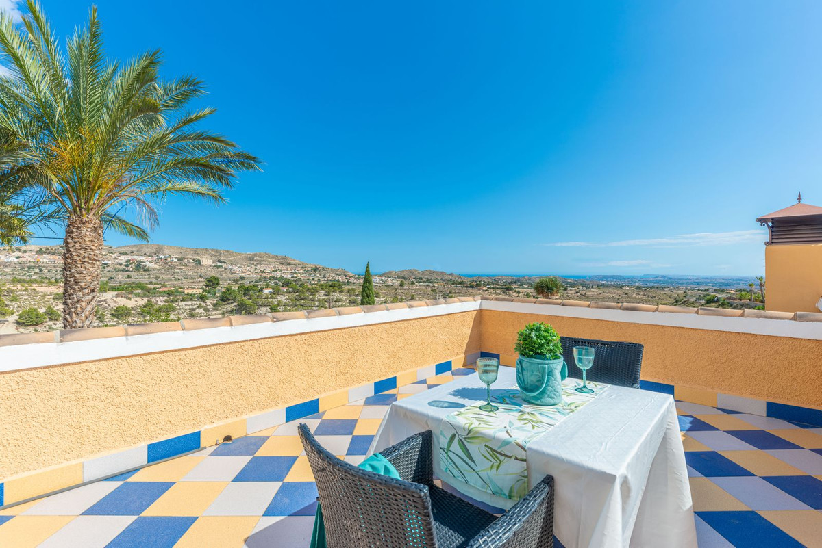 Vrijstaande Villa te koop in Busot | 5 slaapkamers H4063117