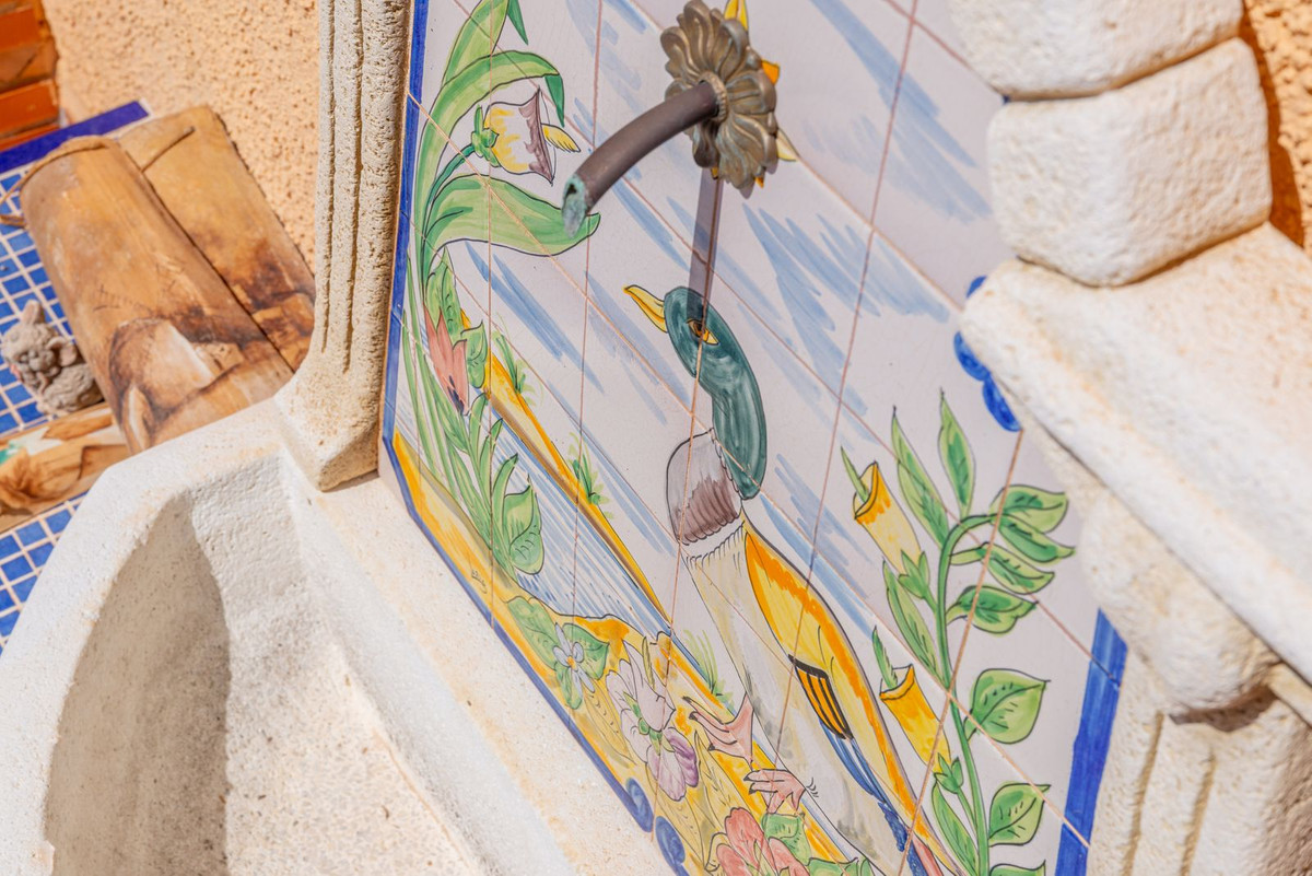 Vrijstaande Villa te koop in Busot | 5 slaapkamers H4063117