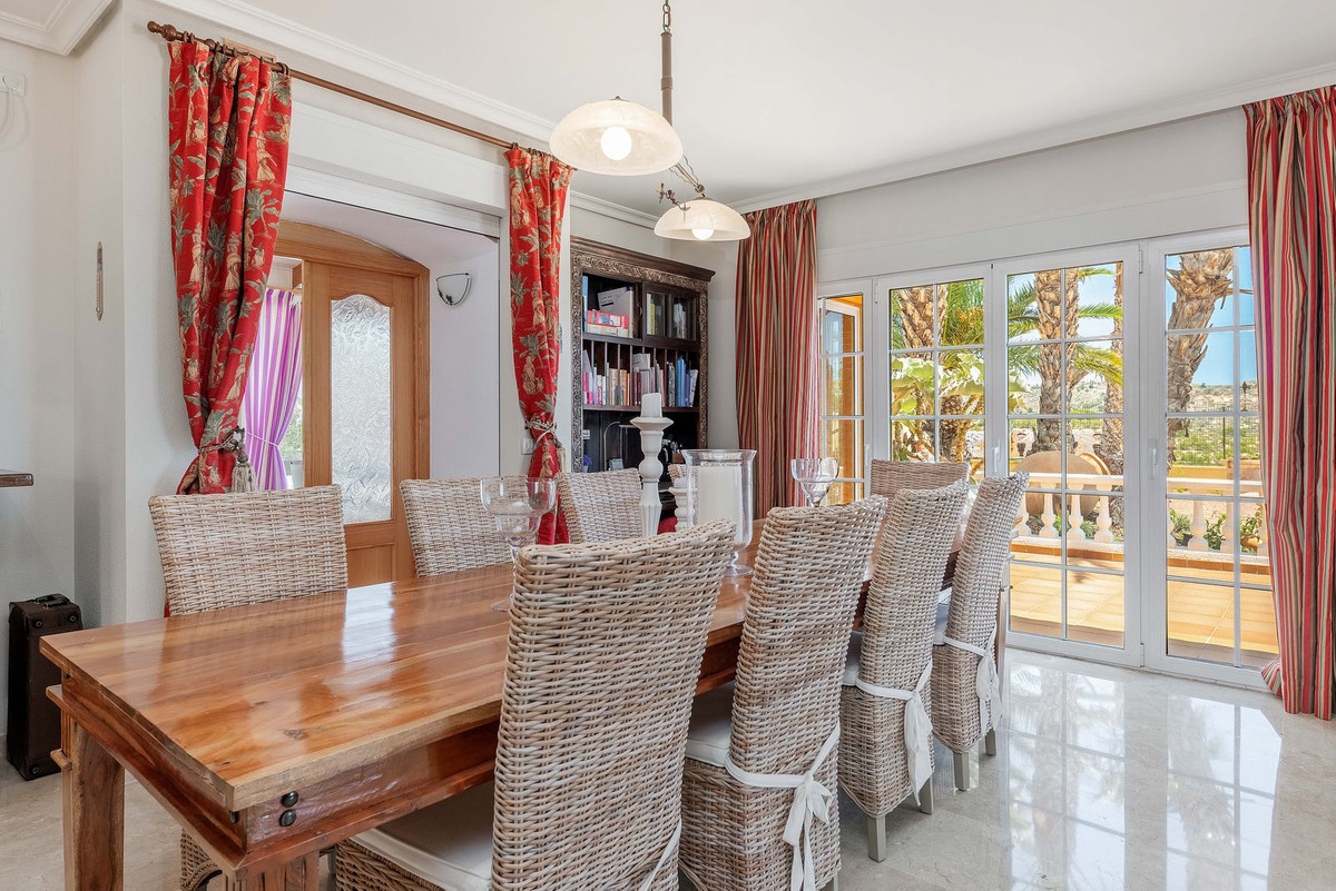 Vrijstaande Villa te koop in Busot | 5 slaapkamers H4063117