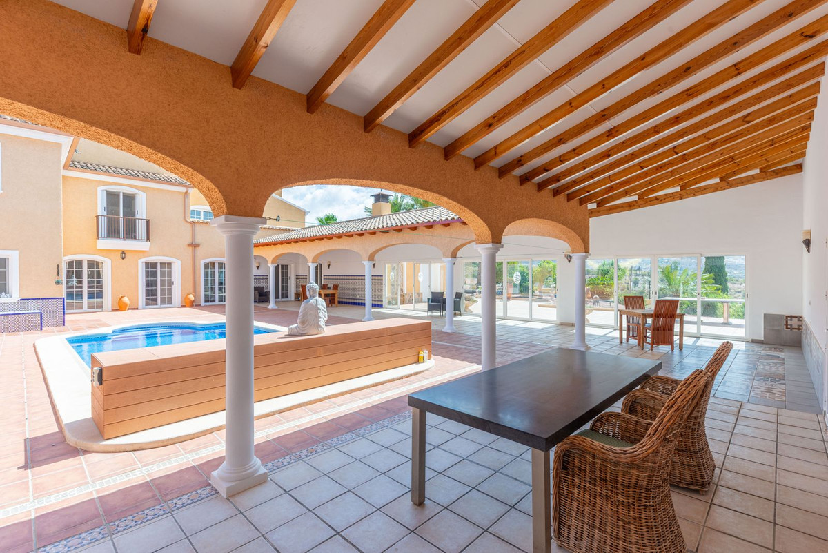 Vrijstaande Villa te koop in Busot | 5 slaapkamers H4063117