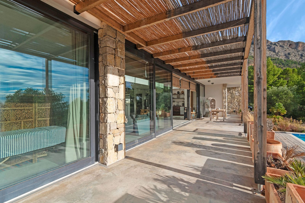 Vrijstaande Villa te koop in Busot | 4 slaapkamers H4503058