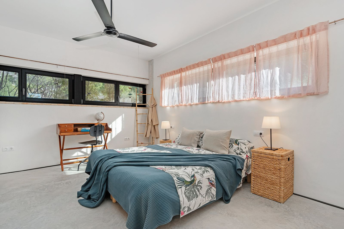 Vrijstaande Villa te koop in Busot | 4 slaapkamers H4503058