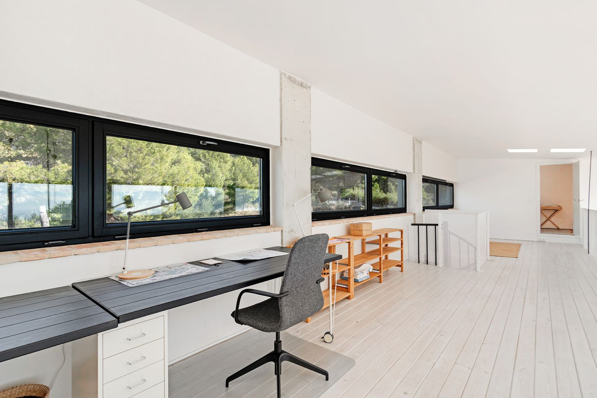 Vrijstaande Villa te koop in Busot | 4 slaapkamers H4503058